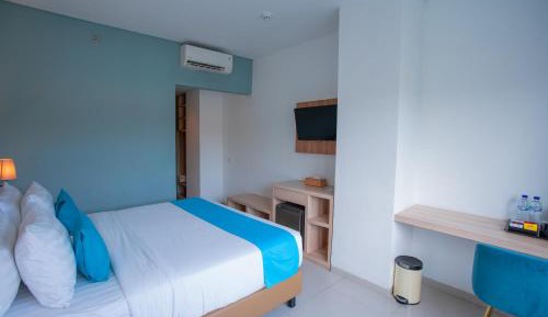 Grand Studio Single Bed with Window City View