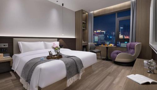 Queen Room with Spa Bath
