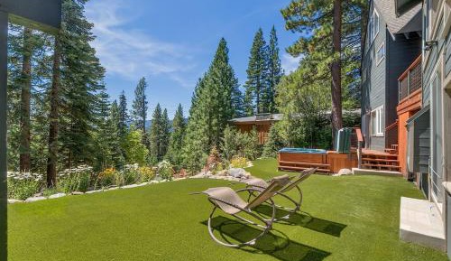 Villa with Garden View