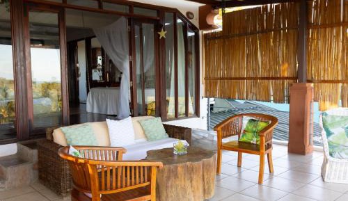One-Bedroom Apartment with Sea View and Balcony