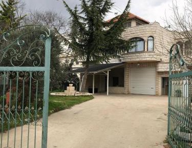 Four-Bedroom Deluxe Home - Oceanfront