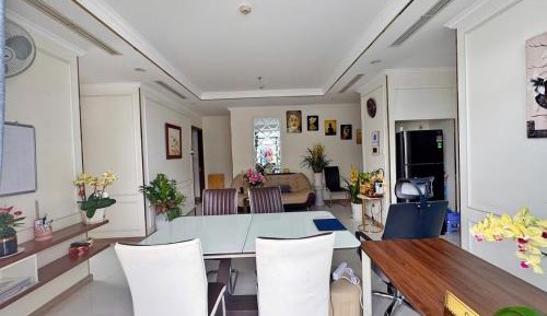One-Bedroom Apartment with Balcony