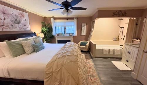 King Room with Spa Bath