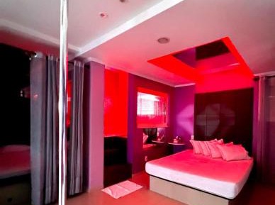 Queen Suite with Spa Bath