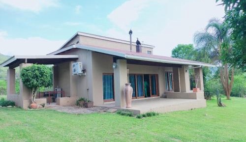 Family Room with Mountain View