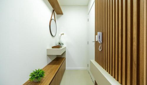 Apartment with Mountain View