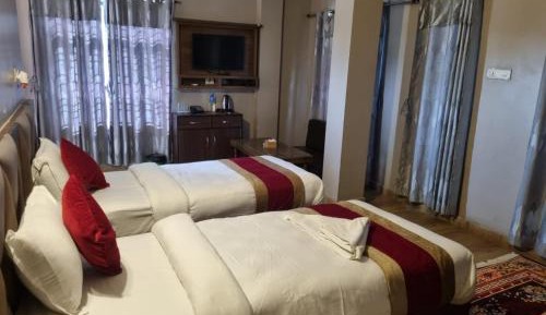 Deluxe Family Room