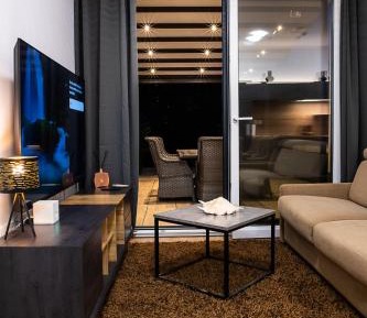 Two-Bedroom Apartment with Hot Tub and Patio