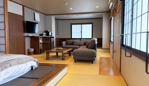 Deluxe Family Room