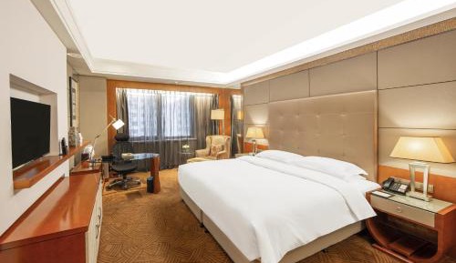 Superior Room with King Bed