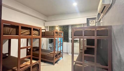 6-Bed Mixed Dormitory Room