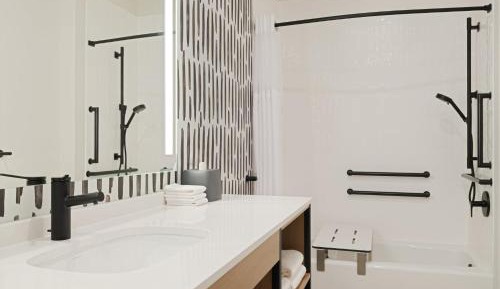 King Studio Suite with Bath Tub - Mobility Access