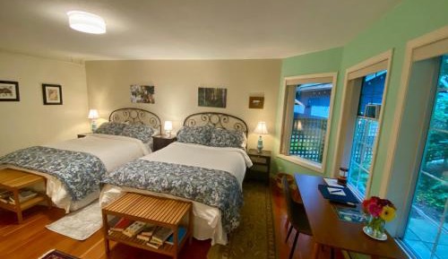 Deluxe Queen Room with Two Queen Beds