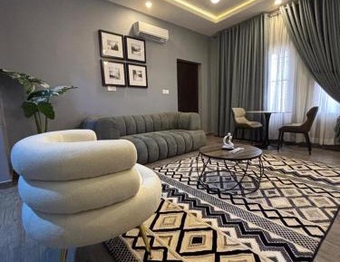 Deluxe One-Bedroom Apartment