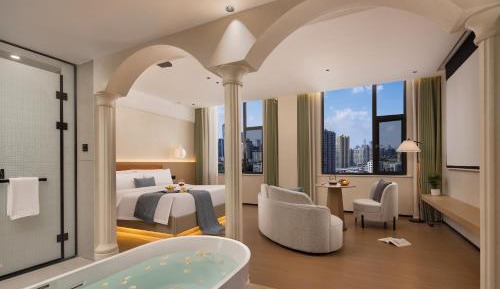 Deluxe Double Room with Bath