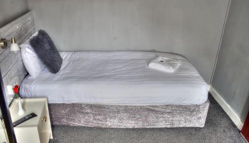 Standard Single Room with Shared Bathroom