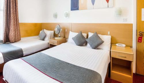 Deluxe Quadruple Room