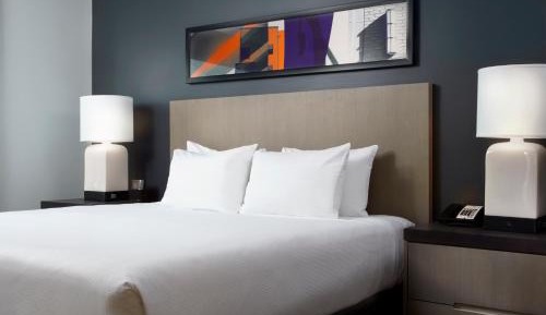 One-Bedroom King Suite with Kitchen and Sofa Bed