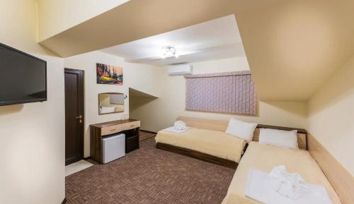 Twin Room with Private Bathroom