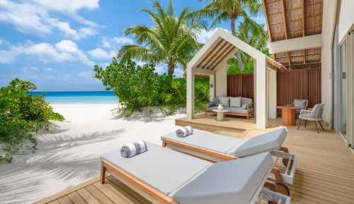 One-Bedroom Villa with One King and One Sofa Bed
