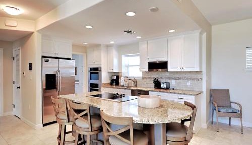 Three-Bedroom Apartment with Ocean View