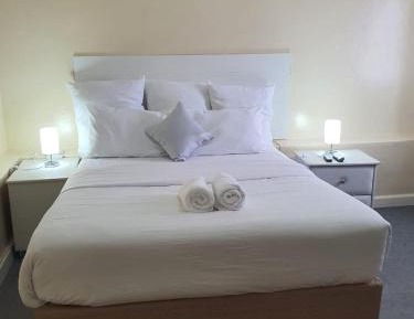Deluxe Double Room (2 Adults + 1 Child)