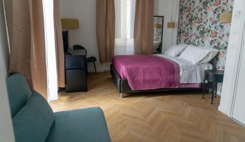 Deluxe Room (2 Adults + 1 Child)