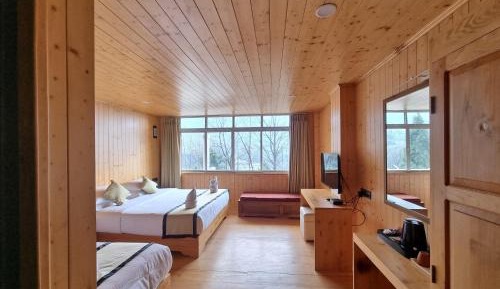 Deluxe Family Room