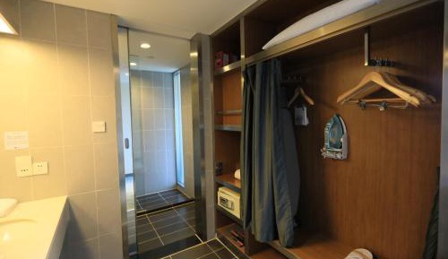 Breezy Room King Room