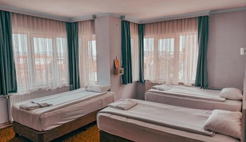 Standard Triple Room with Bathroom