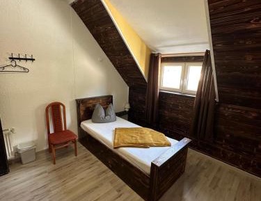 Single Room with Mountain View