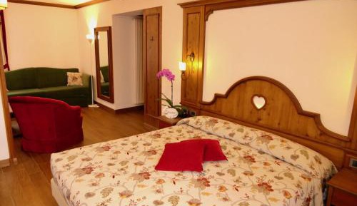 Quadruple Room with Mountain View