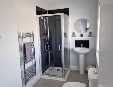 Twin Room with Private Bathroom