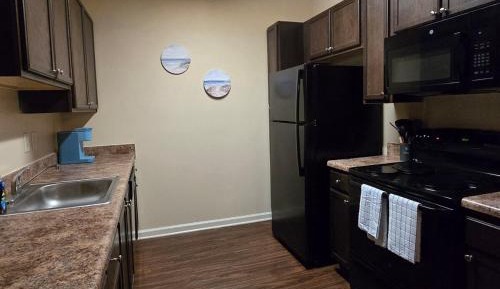 Three-Bedroom Apartment with Balcony