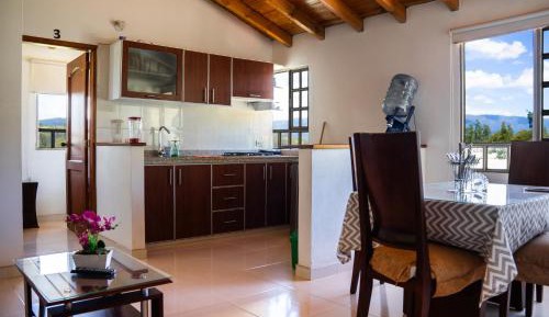 Apartment with Mountain View