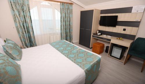 Triple Room with Sea View