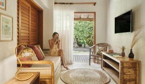 Villa with Garden View