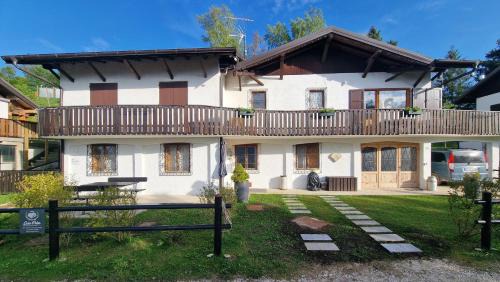 Three-Bedroom Holiday Home 