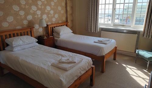 Twin Room with Bathroom