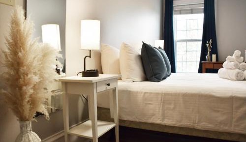 Standard Queen Room