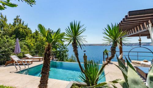 One-Bedroom Holiday Home