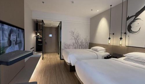 Superior Double Room with Two Double Beds and City View