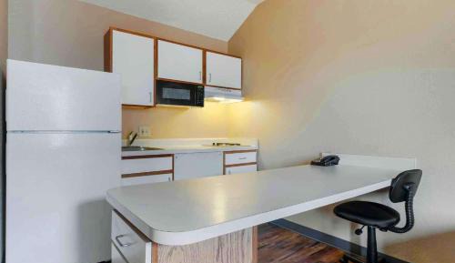 One Bedroom Suite with 1 Queen Bed - Non-Smoking