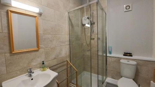 Single Room with Shared Bathroom