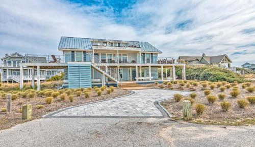 Four-Bedroom Holiday Home