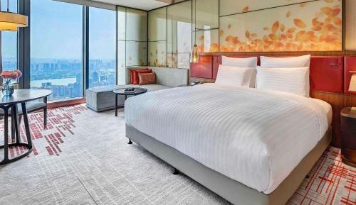 Deluxe King Room with River View - High Floor