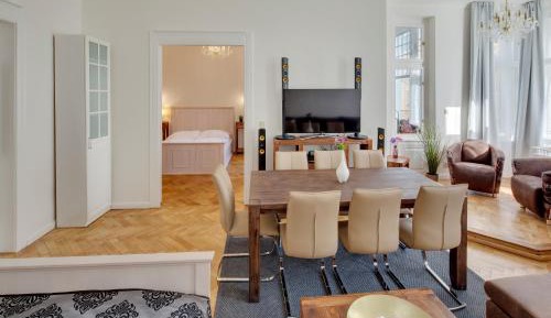 Apartment (8 Adults)