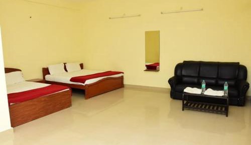 8-Bed Mixed Dormitory Room