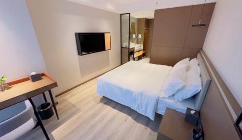 Deluxe Queen Room