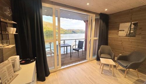 Deluxe Double Room with Balcony and Sea View